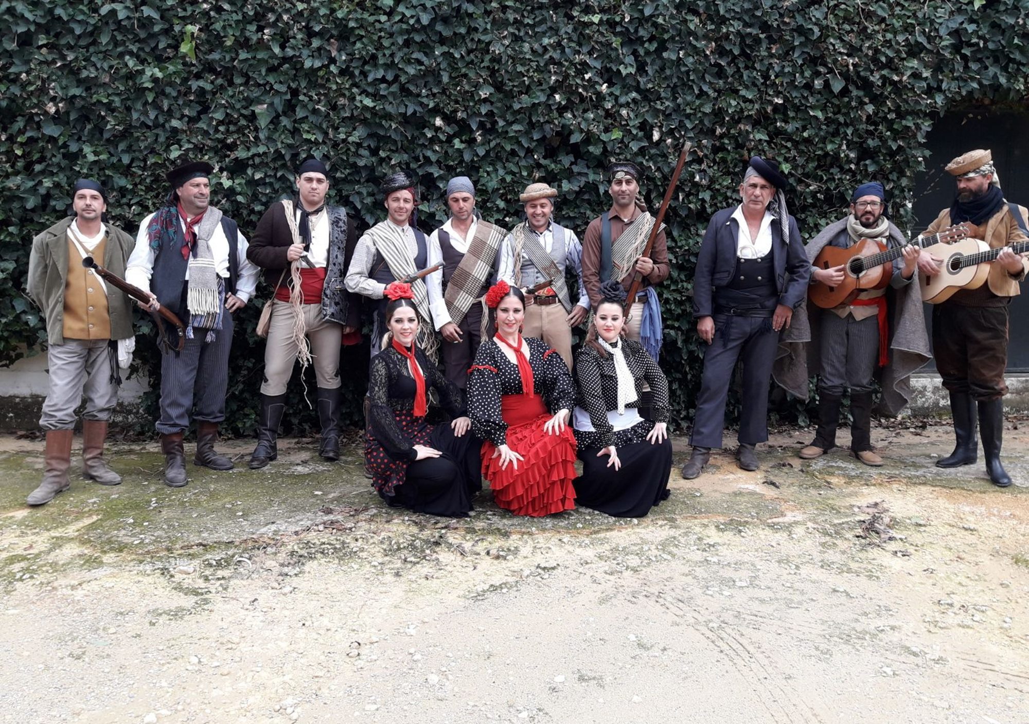 Visitar El Cobijo del Bandolero en Los Horgazales, El Cobijo del Bandolero en Los Horgazales, visitas Cobijo Bandolero Horgazales, tours Cobijo de Bandoleros Los Horgazales, excursión El Cobijo de los Bandoleros en Horgazales