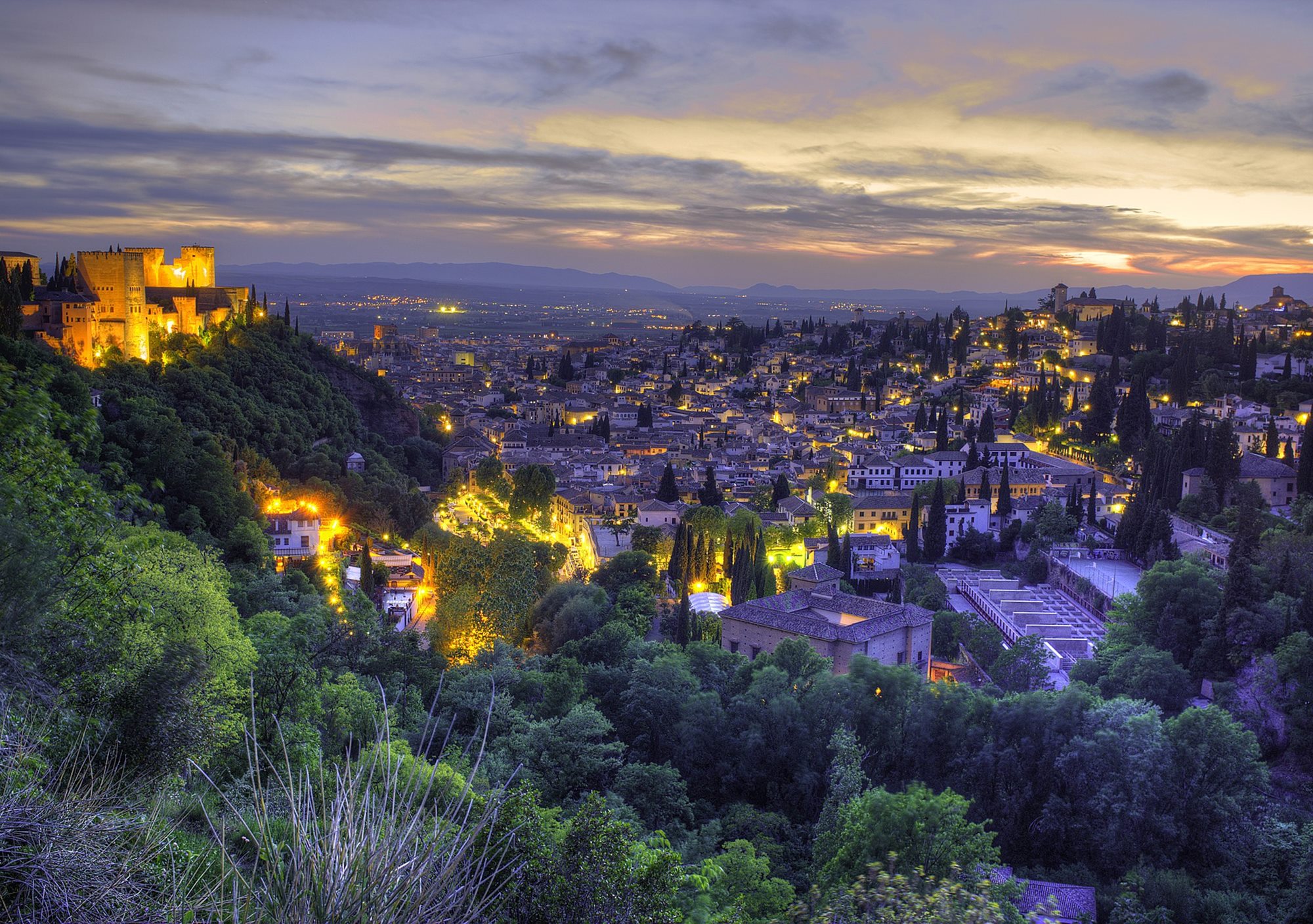 Miradores ver la Alhambra iluminada, visitas miradores nocturnos a la Alhambra iluminada, tours de noche miradores a la Alhambra iluminada, excursión ver mirador la Alhambra nocturna San Cristóbal San nicolás