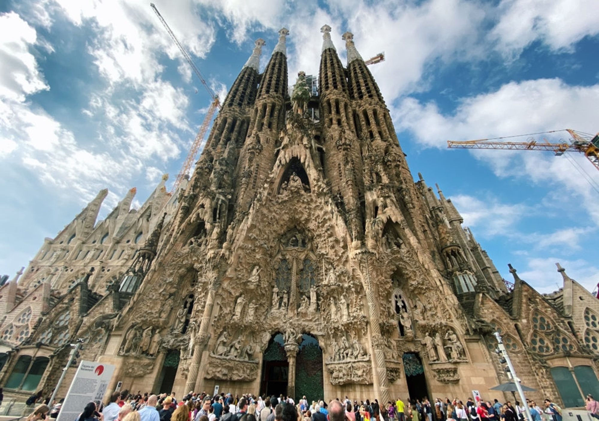 Tour Virtual online Sagrada Familia Barcelona, visita virtual en vivo Sagrada Familia, tours guiado en vivo de la Sagrada Familia, excursión virtual la Sagrada Familia Barcelona