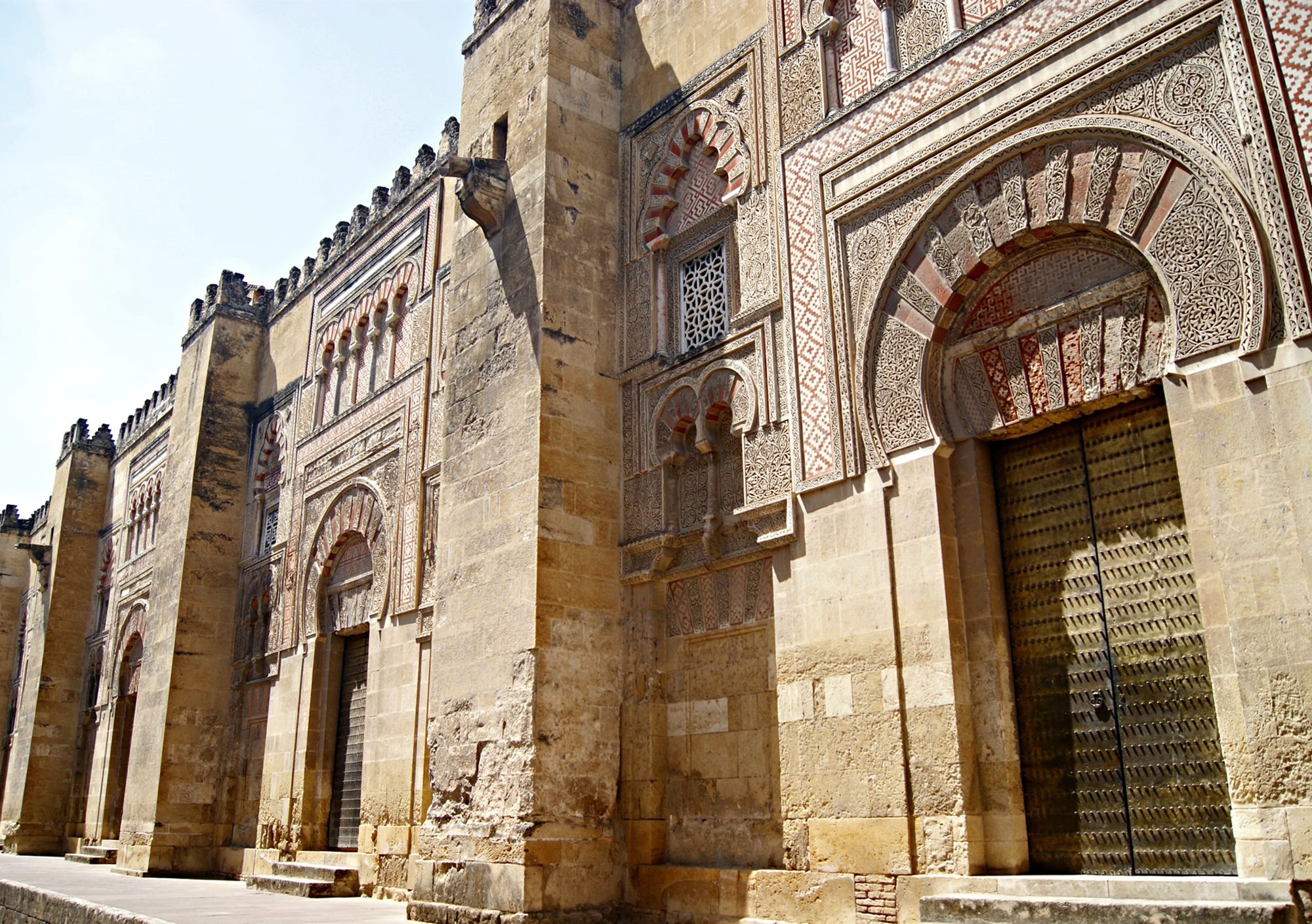 Visitar Córdoba y Mezquita desde Málaga, visitas guiadas tours guiados excursión excursiones de un dia ida y vuelta con guía incluido traslados transporte bus