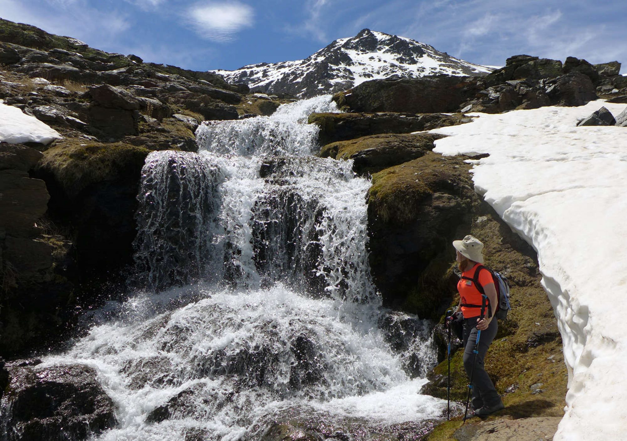 Visitar ruta guiada privada hiking senderismo excursión andar tour guiado privado por Sierra Nevada Granada